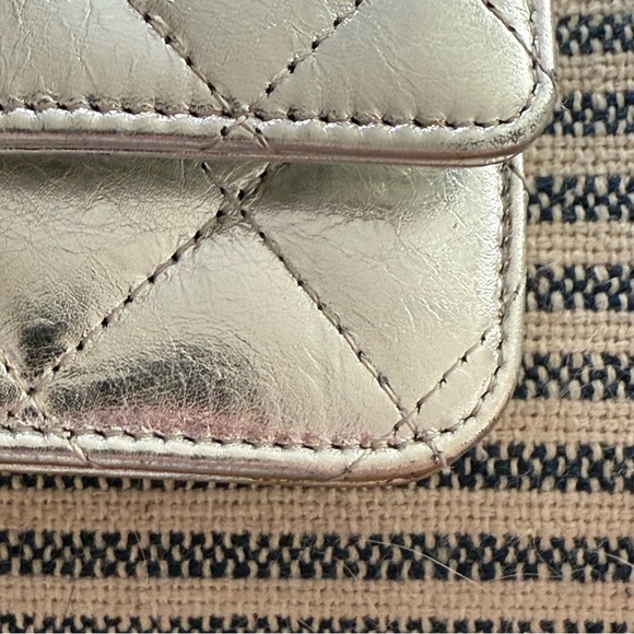 CHANEL Reissue 2.55 WOC Metallic Silver - Picture 14 of 14